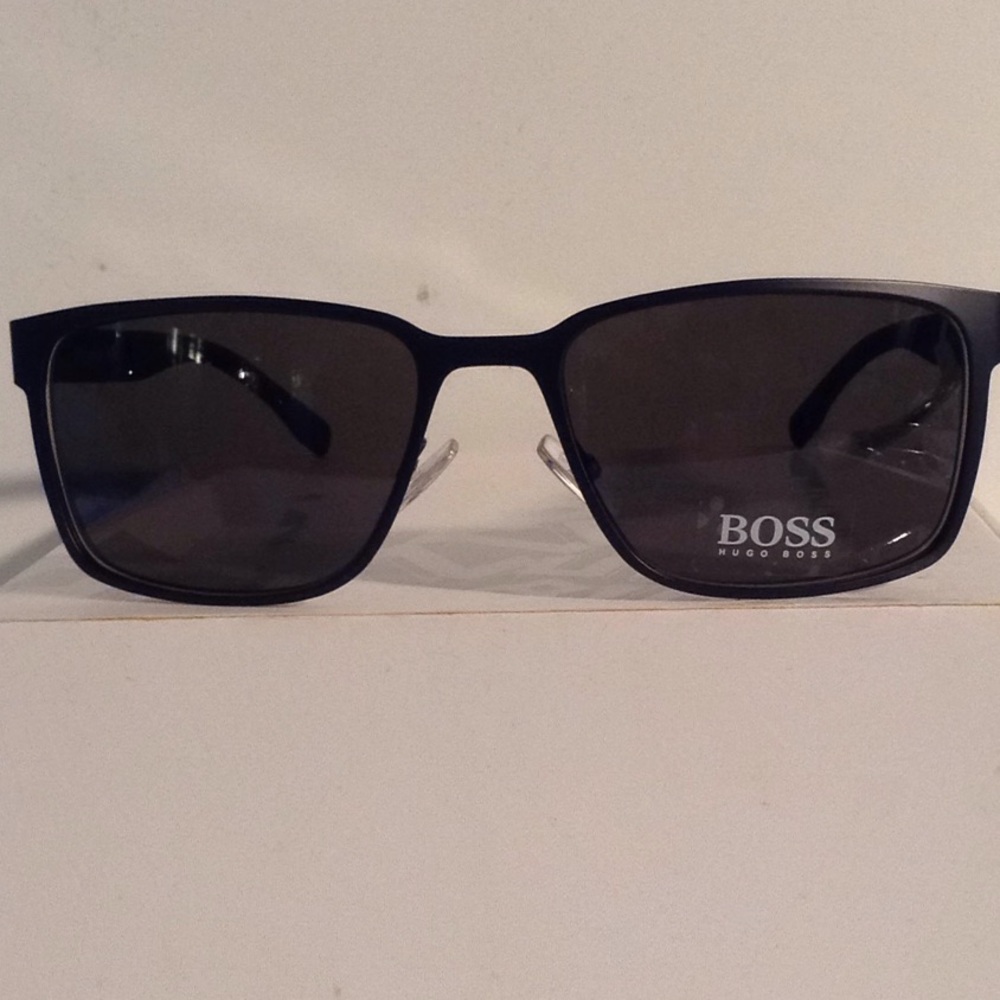 Men's Sports Sunglass (with Matching Case)